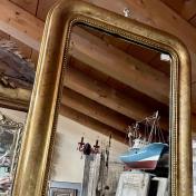 SIMPLE GILDED MIRROR
