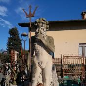 STATUA IN PIETRA