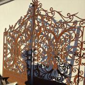 cancello in ferro chiodato