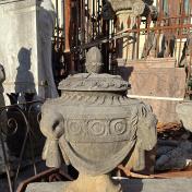 COPPIA DI URNE IN PIETRA